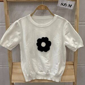 White Black Fluffy Flower Patch Knit Short Sleeve Top 🌸🖤